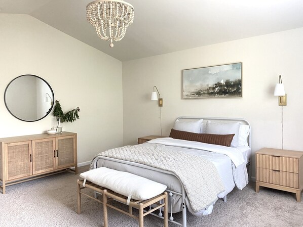 3 bedrooms, iron/ironing board, free WiFi, bed sheets