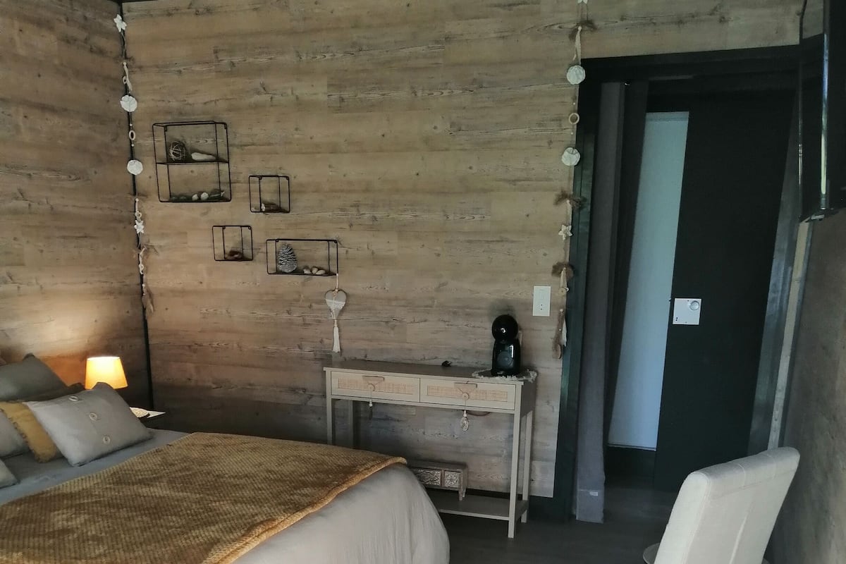 Luxury Double Room | 2 bedrooms, premium bedding, memory-foam beds, individually decorated