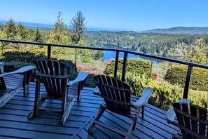 Property grounds - *New Listing* Breathtaking Hill Top Luxury Log Home w/ Spectacular views of Mercer Lake and Ocean. (Florence)