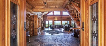 *New Listing* Breathtaking Hill Top Luxury Log Home w/ Spectacular views of Mercer Lake and Ocean.