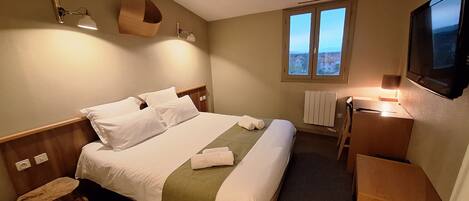 1 chambre, fer et planche à repasser, Wi-Fi, draps fournis