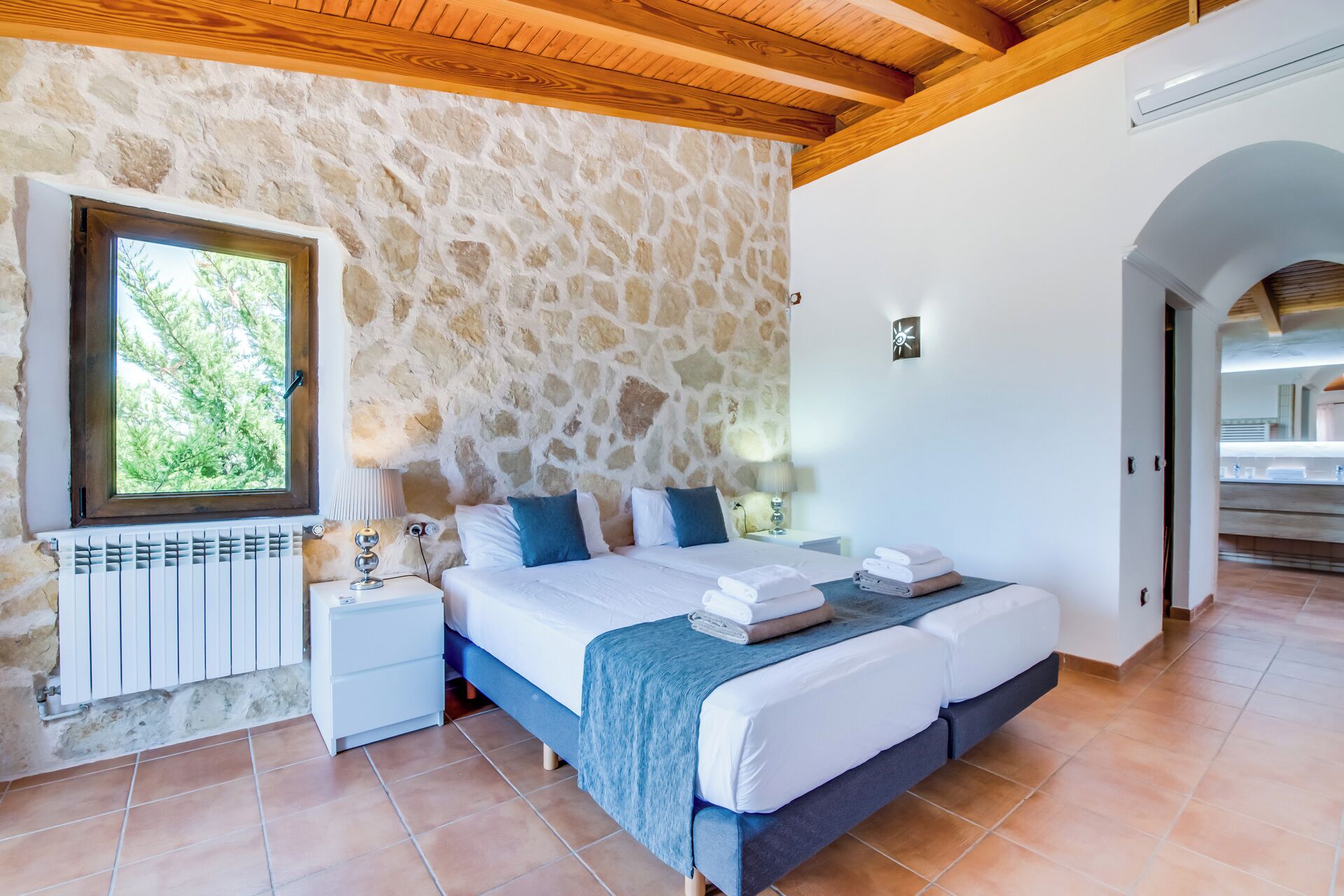 4 chambres, fer et planche à repasser, Wi-Fi gratuit, draps fournis