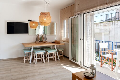 Apartment 'Llafranc 100 - Calle Coral' Close to the Beach with Wi-Fi, Garden & Balcony