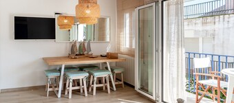 Apartment 'Llafranc 100 - Calle Coral' Close to the Beach with Wi-Fi, Garden & Balcony