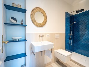 Shower, hair dryer, towels - Villa Goodewind, App. 1.1 (Heringsdorf)