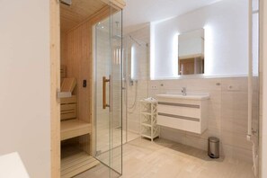 Shower, hair dryer, towels - Westendpalais, App. 01 (Heringsdorf)
