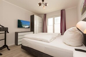 2 bedrooms, WiFi, bed sheets