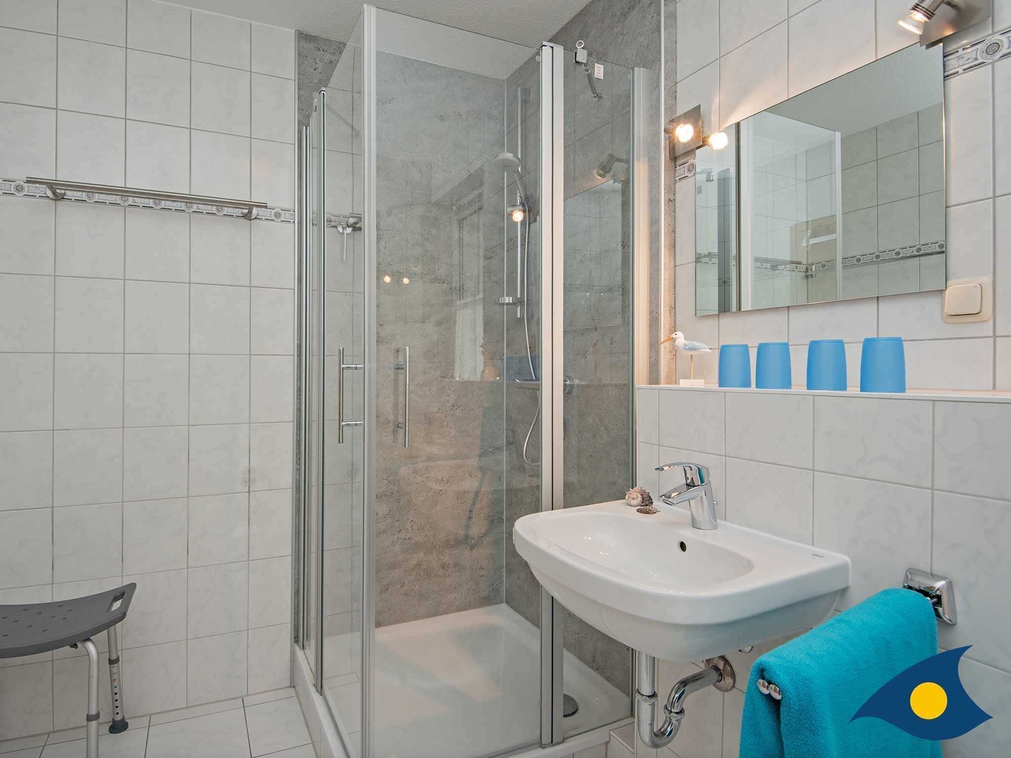 Dusche, Haartrockner, Handtücher