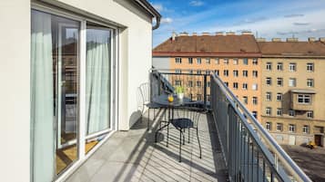 Apartment, 2 Bedrooms | Terrace/patio