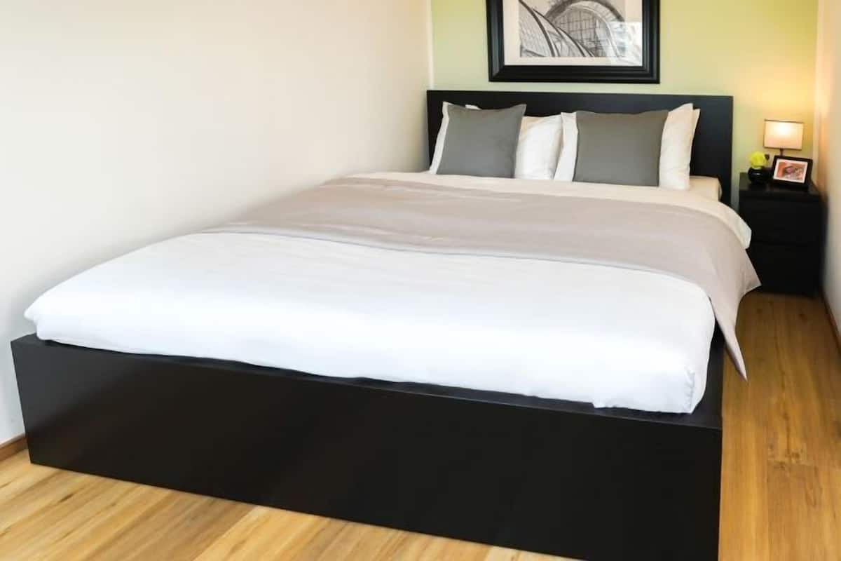 1 dormitorio, ropa de cama hipoalergénica, caja fuerte y cortinas opacas