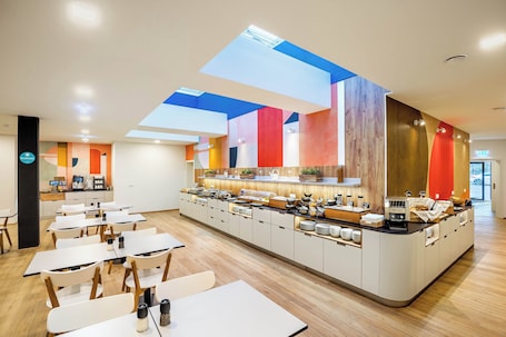 Daily buffet breakfast (EUR 18.90 per person)