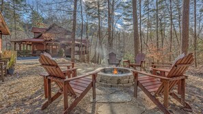 Chalet rustique, 3 chambres | Terrain de l’hébergement 