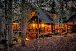Exterior - Love You Deerly by Escape to Blue Ridge (Morganton)