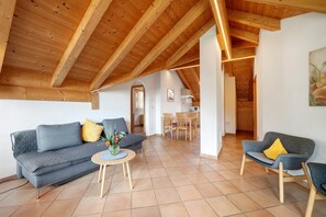 Télévision, table de tennis de table