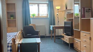 Double Room | Desk, free WiFi, bed sheets