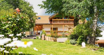 Appartement 'Stettnerhof Laugen' avec vue sur la montagne, terrasse et Wi-Fi
