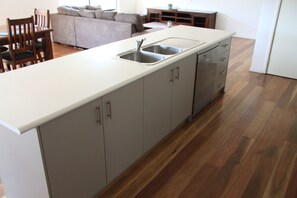 Rumah Keluarga | 4 kamar tidur, seprai premium, dan didekorasi berbeda-beda