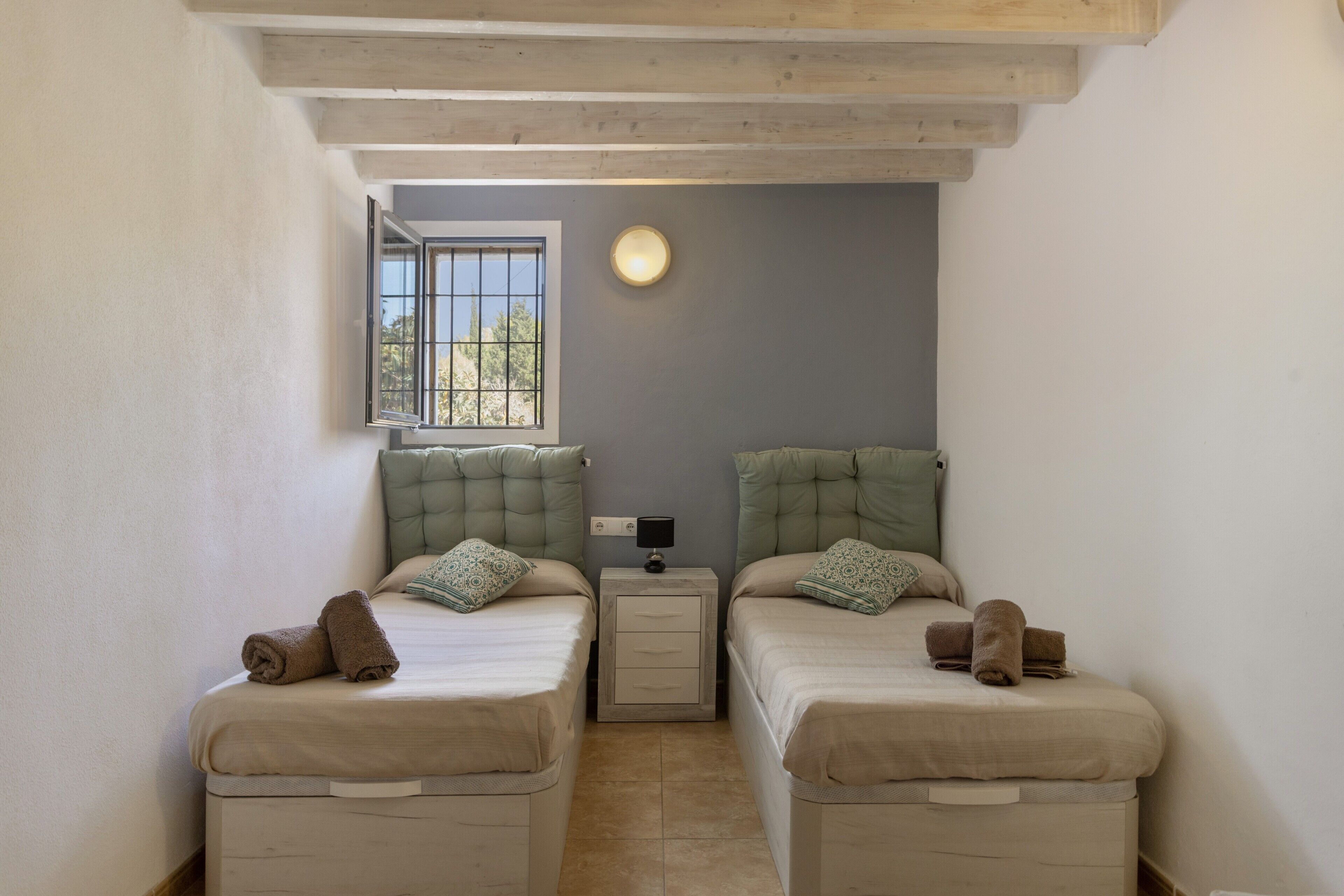 3 chambres, fer et planche à repasser, Wi-Fi gratuit, draps fournis