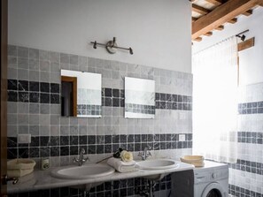 Dusche, Whirlpool, Bidet