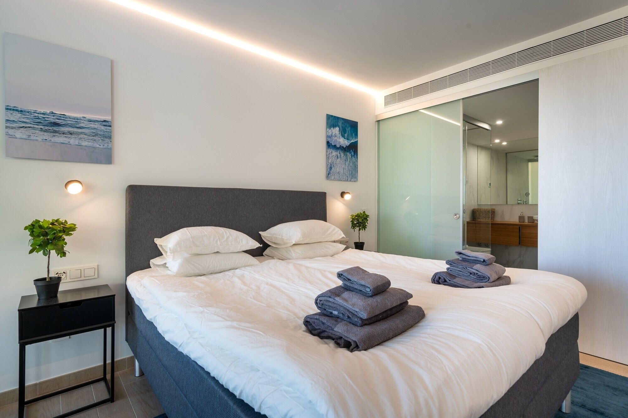 2 chambres, fer et planche à repasser, Wi-Fi gratuit, draps fournis