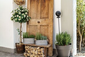 Exterior detail - Apartment 'Residence Alpina Comfort Nr 2' with Mountain View, Shared Pool and Wi-Fi (Tesimo)