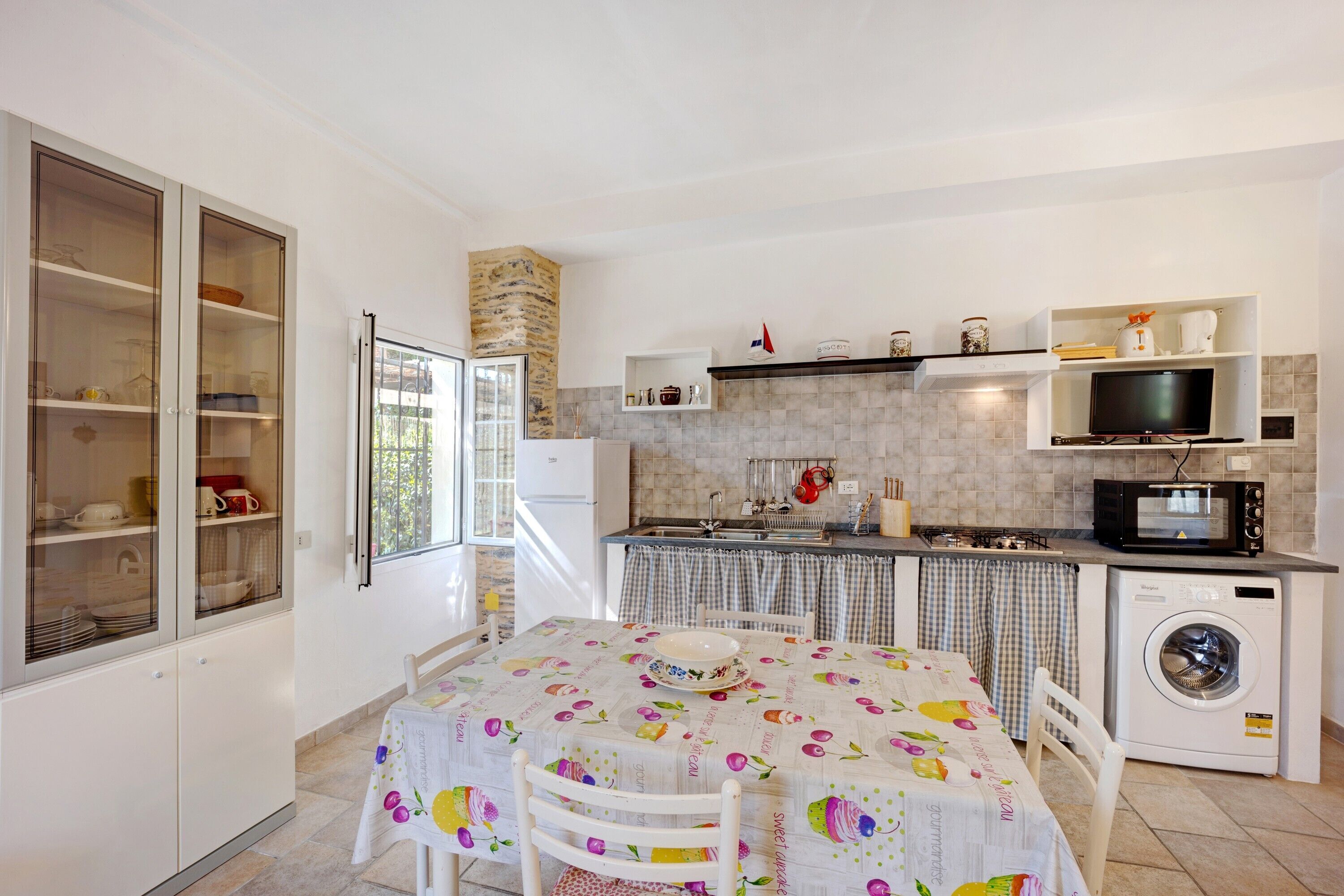 Fridge, oven, stovetop, toaster