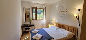 2 Schlafzimmer, Bügeleisen/Bügelbrett, kostenloses WLAN, Bettwäsche
