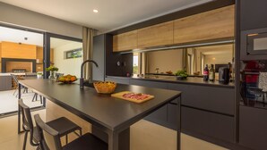 Private kitchen - Villa Sunrise (Istria - Svetvinčenat) (Svetvinčenat)