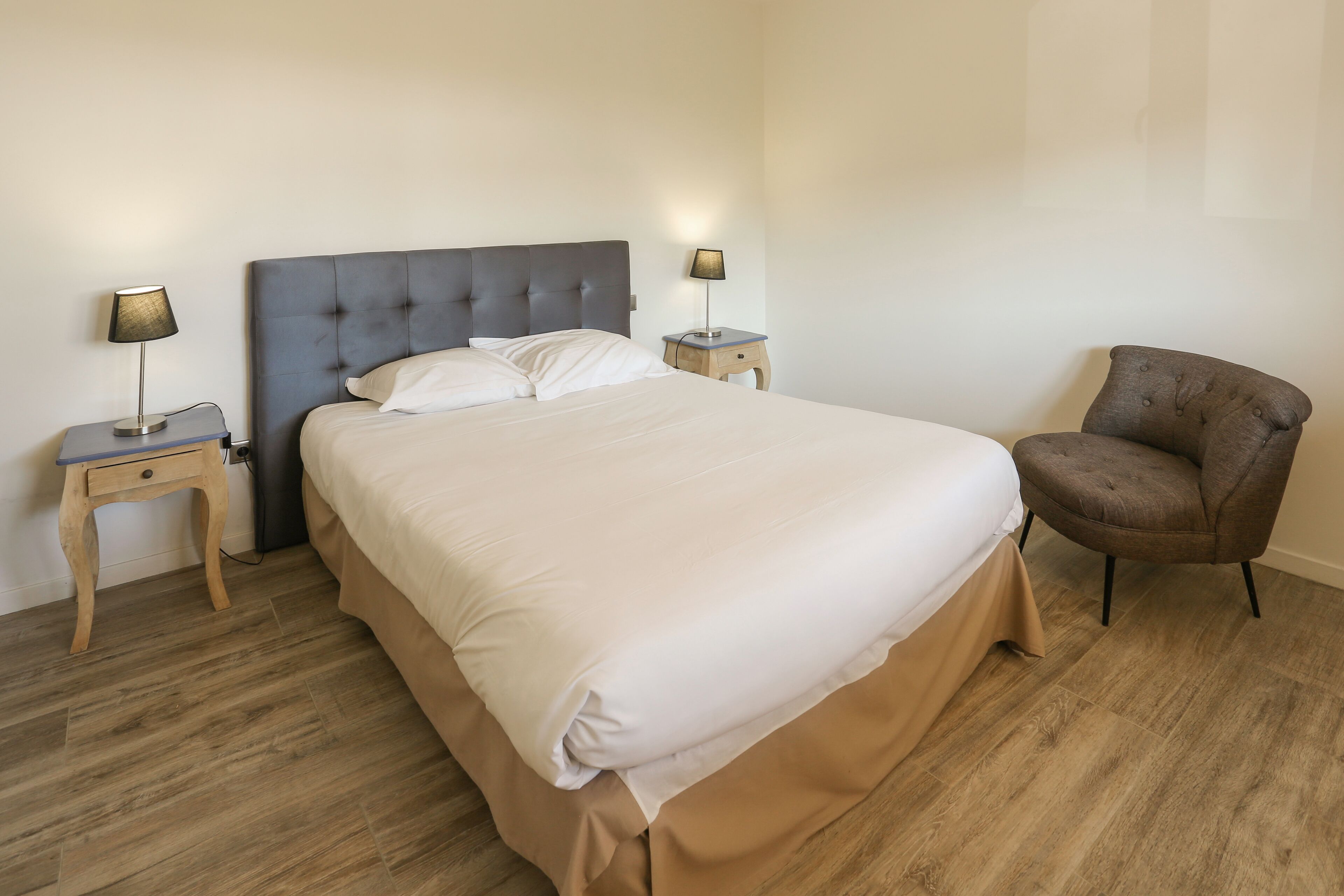 12 soverom, strykejern/-brett, reiseseng for barn og wi-fi (inkludert)