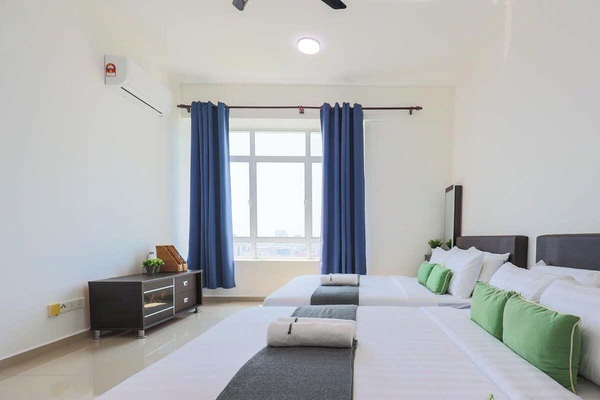 Departamento estándar | Ropa de cama de alta calidad y escritorio 