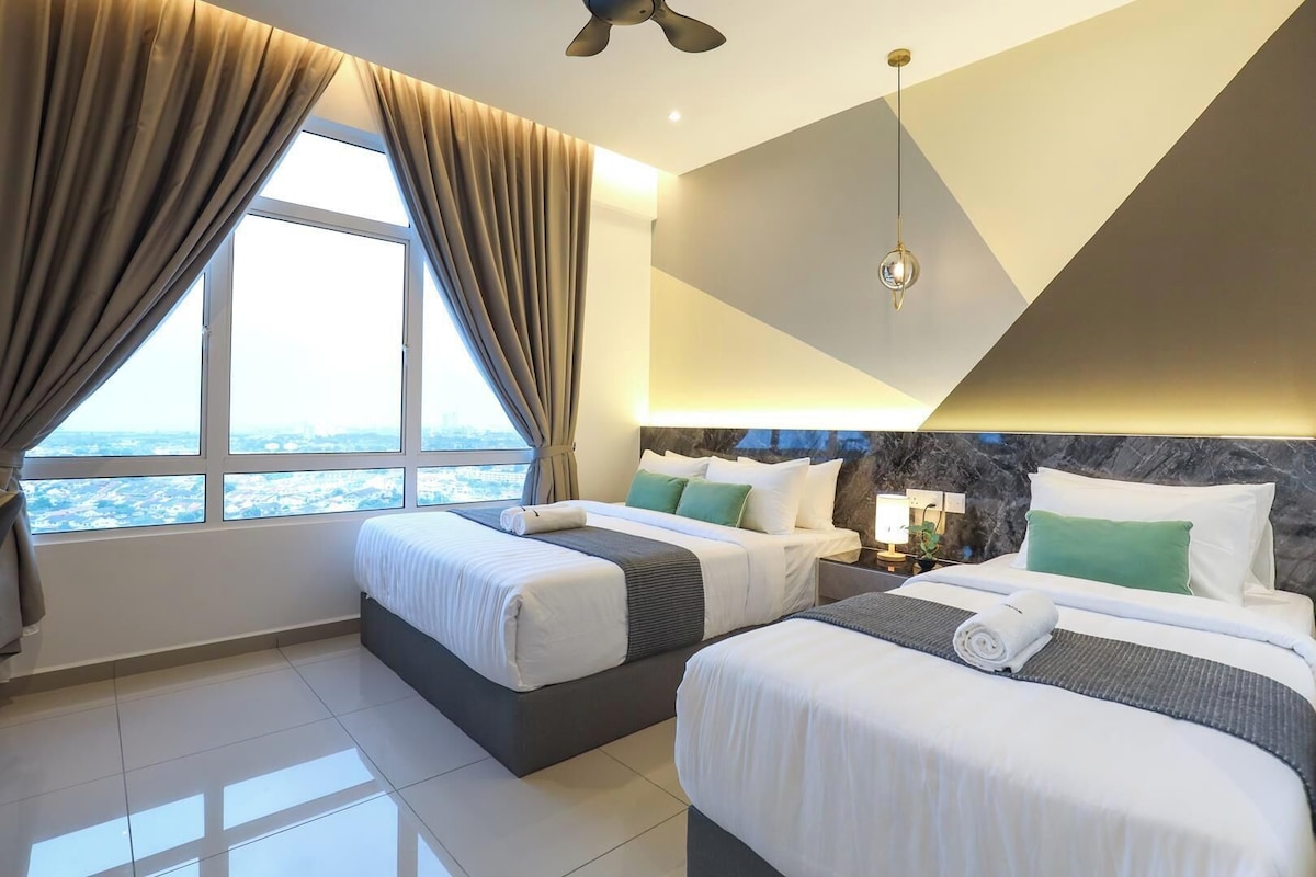 Căn hộ có thiết kế đặc sắc | Bộ đồ giường cao cấp, bàn, khu vực làm việc phù hợp cho laptop 