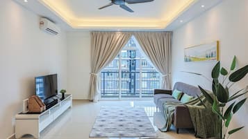 Apartamento, 2 banheiros | Área de estar