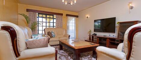 Appartamento, 3 camere da letto | Area soggiorno | TV a schermo piatto