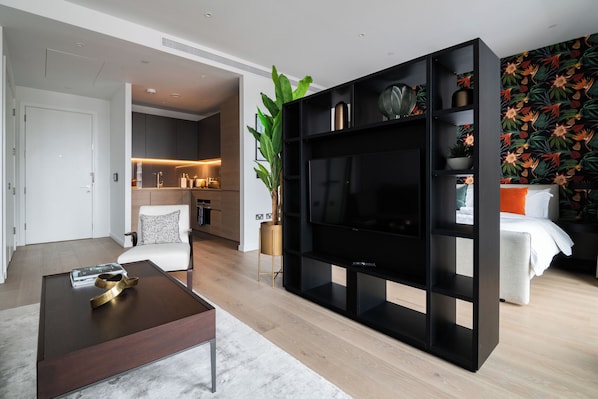 Interior - Immaculate New Studio Apartment in Canary Wharf (London)
