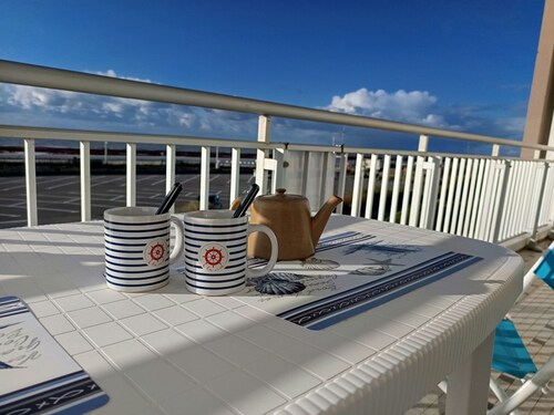 Sea view apartment in Notre-Dame-de-Monts - 5 people, pets
