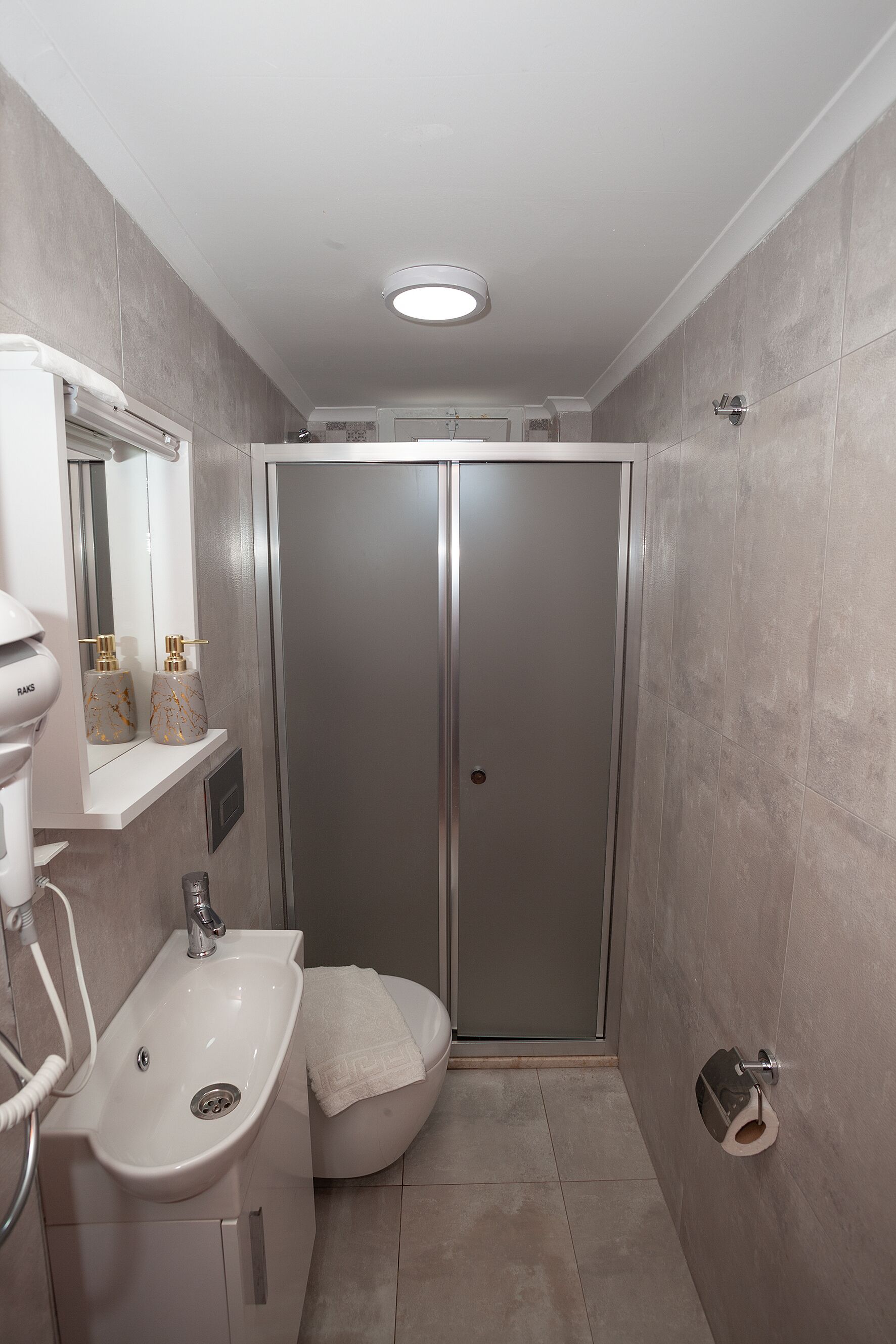 double yatakli oda | living area | 42-inch tv with satellite channels