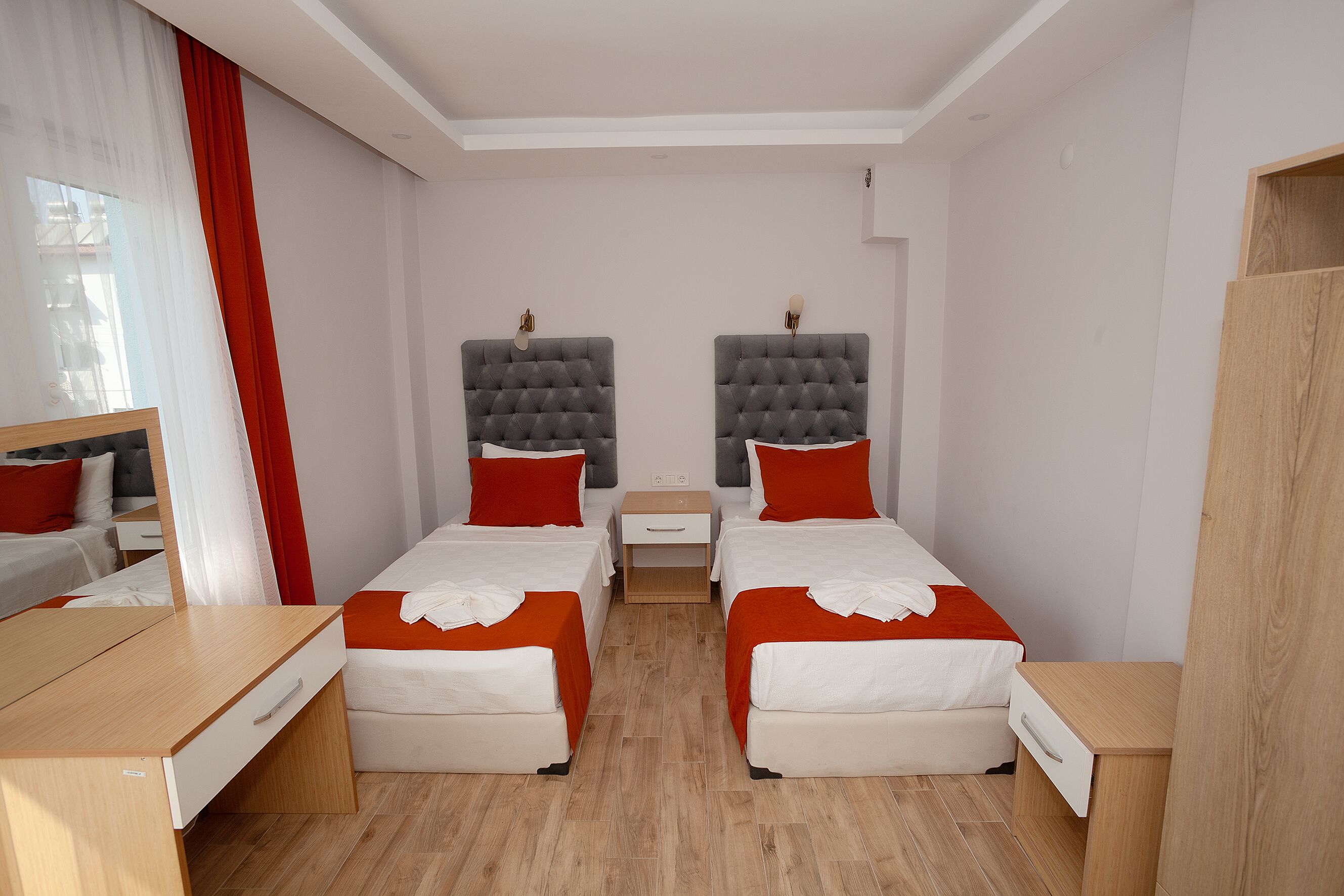 premium bedding, laptop workspace, free wifi