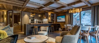 Luxurious Ski-in/Ski-out Apartment with 3 Bedrooms, Terrace & Spa Access in Les Allues