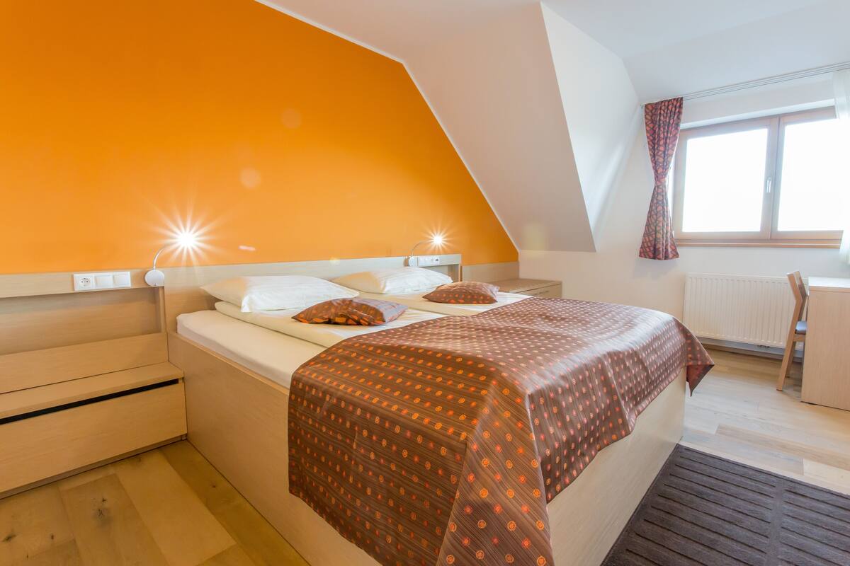 Family Apartment | 2 bedrooms, hypo-allergenic bedding, in-room safe, laptop workspace