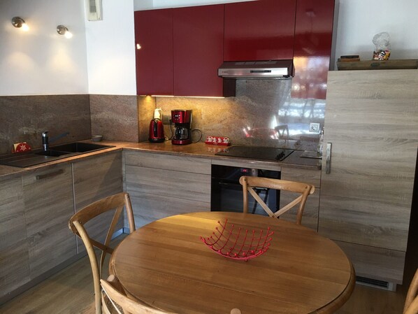 Køleskab, opvaskemaskine