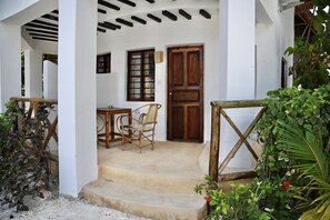Terrace/patio - Boutique hotel with a private beach in Matemwe Kigomani, Zanzibar. (Kigomani)