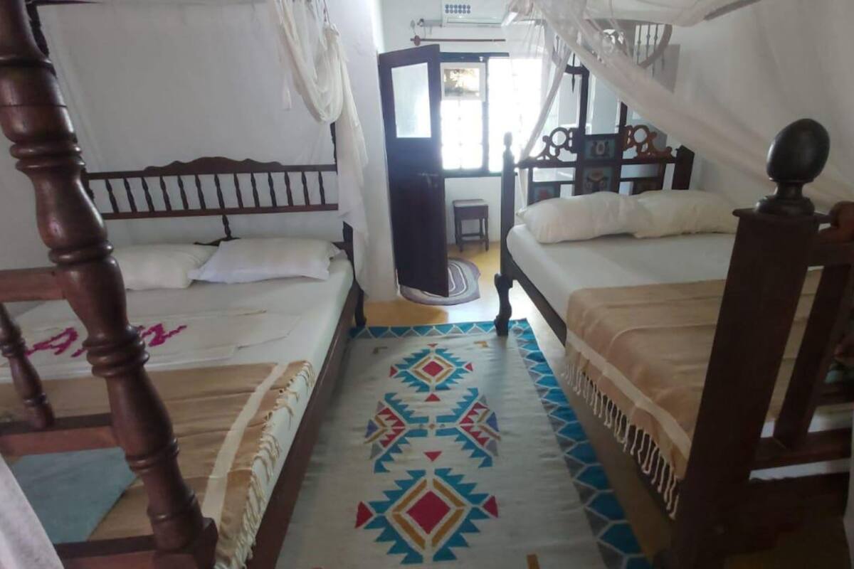 Room, Balcony | Bed sheets