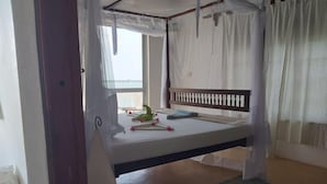Room, Balcony | Bed sheets