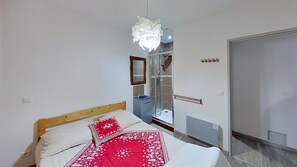 3 chambres, fer et planche Ă repasser, lit parapluie, Wi-Fi gratuit