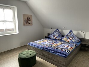 2 bedrooms, iron/ironing board, free WiFi