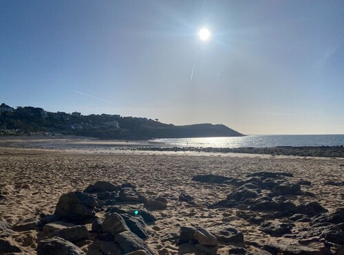 Dog & Family Friendly Exceptional Gower Seaside Cottage 10 mins to sandy Beaches