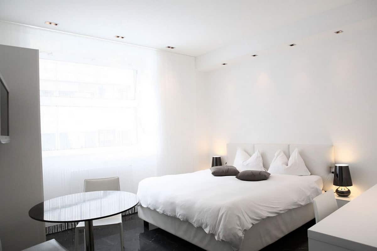 Junior Studio | 2 bedrooms, laptop workspace, iron/ironing board, free WiFi