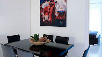 Premium Apartment | 2 bedrooms, laptop workspace, iron/ironing board, free WiFi