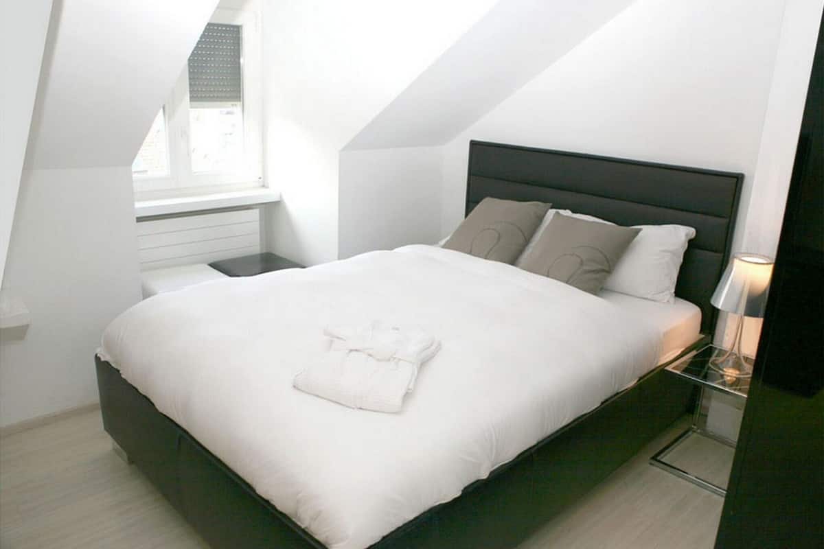 Senior Apartment, 2 Bedrooms, Balcony | 2 bedrooms, laptop workspace, iron/ironing board, free WiFi