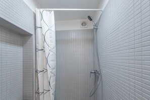 Shower, hair dryer, towels - GuestReady - Clerigos-Virtudes Apartments (Porto)